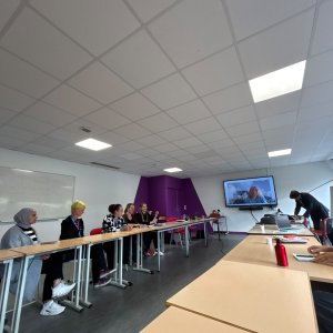 Austausch mit Fachkräften aus dem Ministerium Centre-Val de Loire für Jugend, Sport und Vereinsleben und anschließendes gemeinsames Abendessen mit weiteren Partnerorganisationen