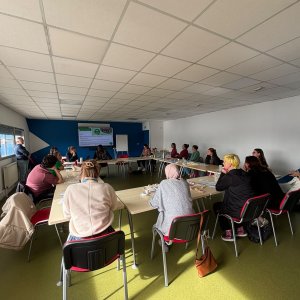 Die Gruppe traf einen paralympischen Sportler und erfuhr etwas über die Arbeit des CPSF.